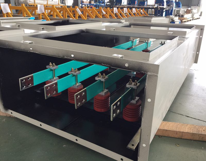 Medium voltage enclosed busbar
