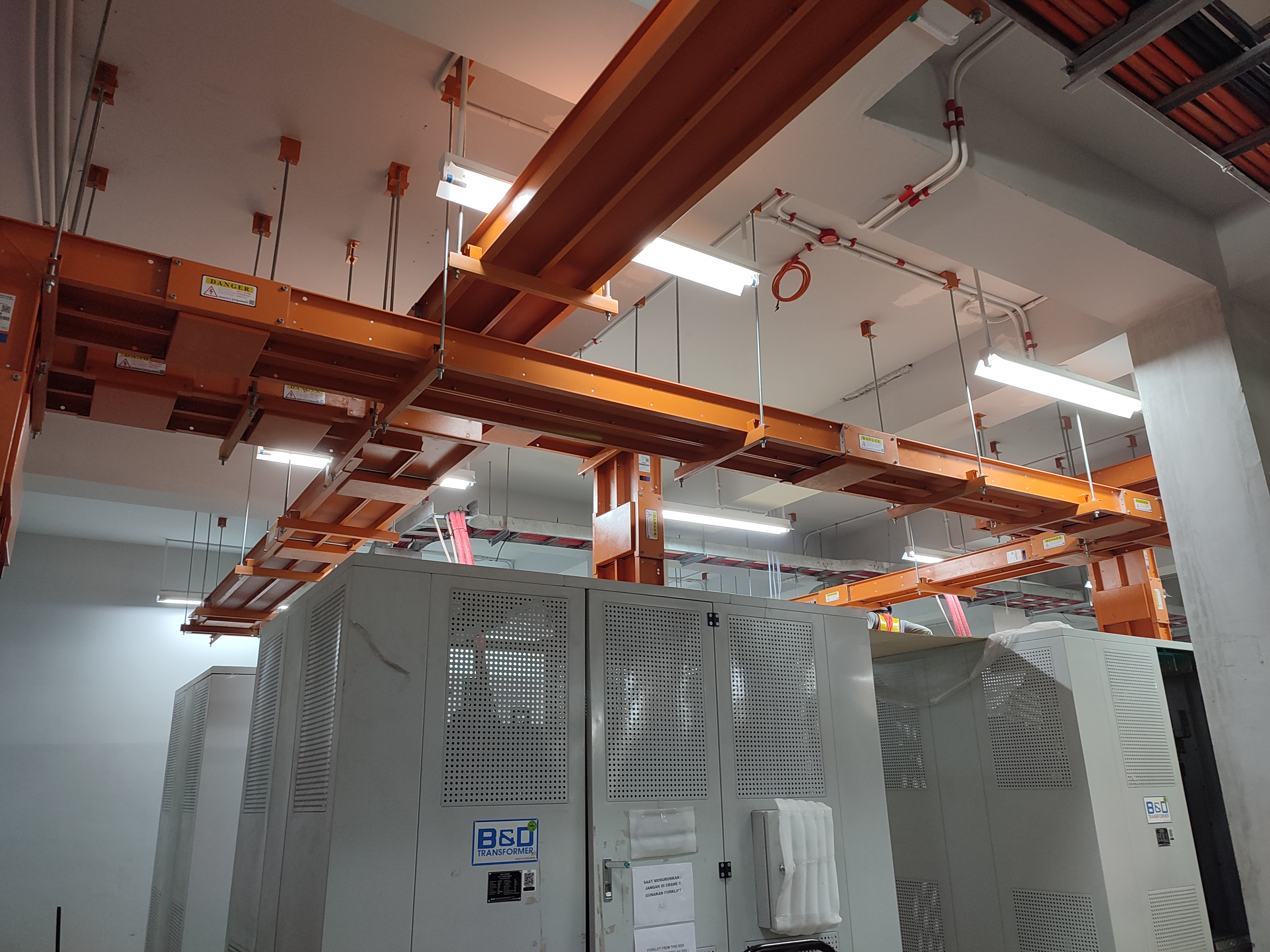 The difference between busbars and cables