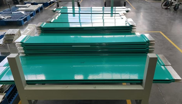Power Distribution for Liquid-Cooled Data Centers: How to Select Busways Adapted to High-Humidity and High-Temperature Environments